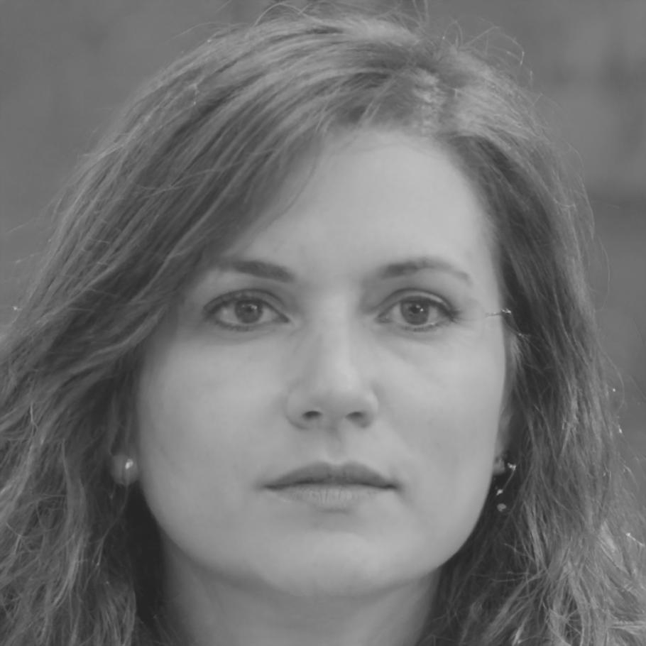 Carmen Delgado, Consultora Senior